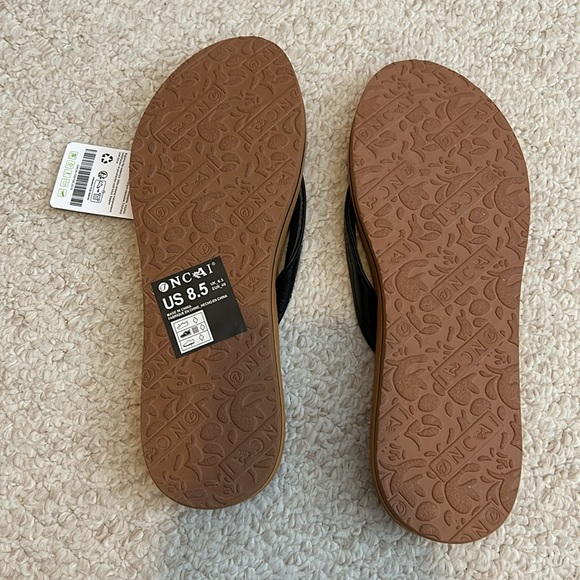 Women’s flip flops - Picture 2 of 2